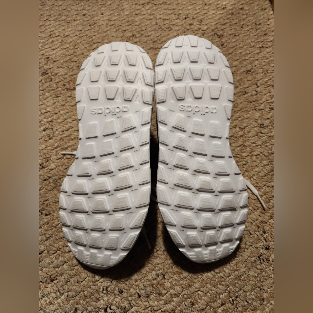 Adidas shoes - Picture 3 of 3
